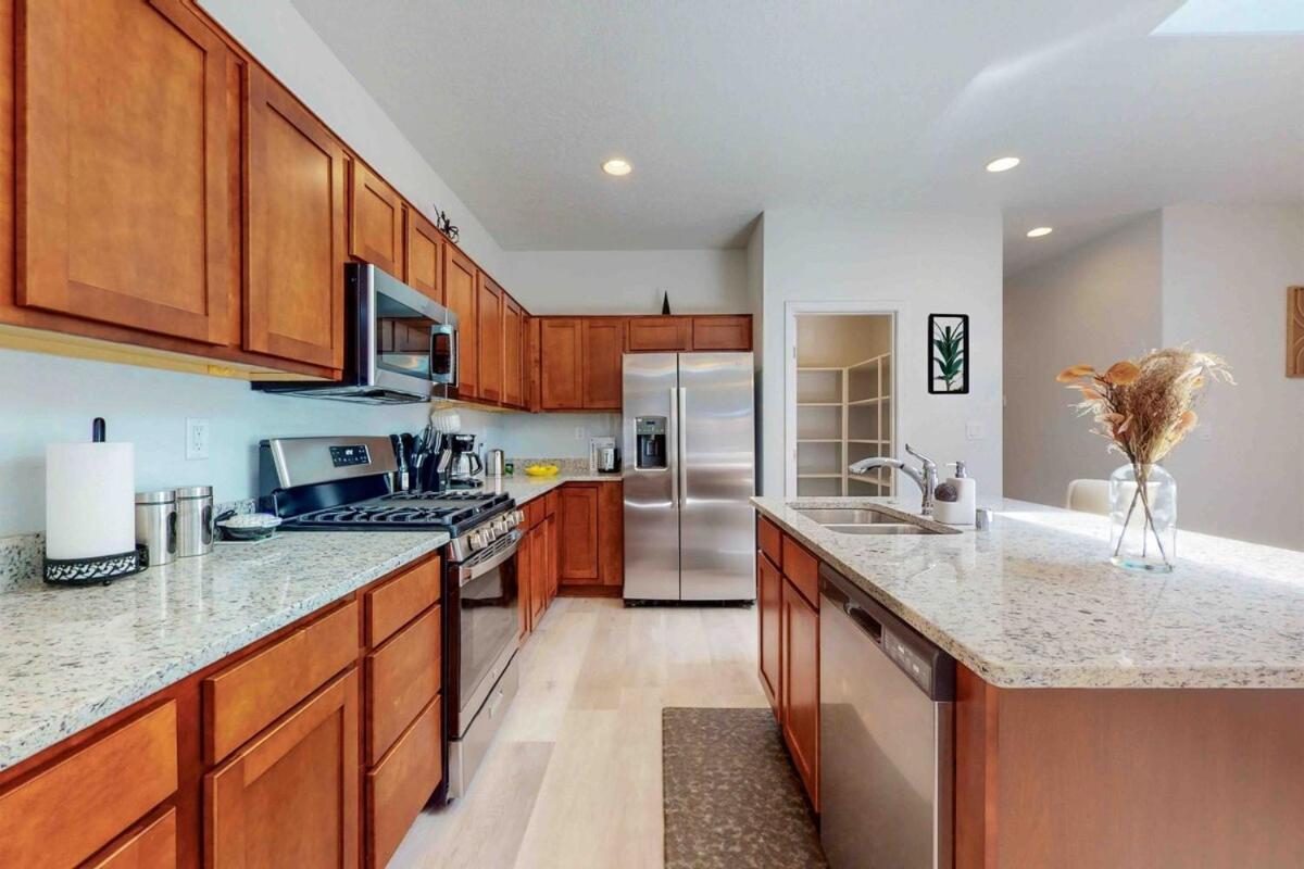 Modern Home 3Br Next To Airport, Netflix, Casino Albuquerque Exterior photo