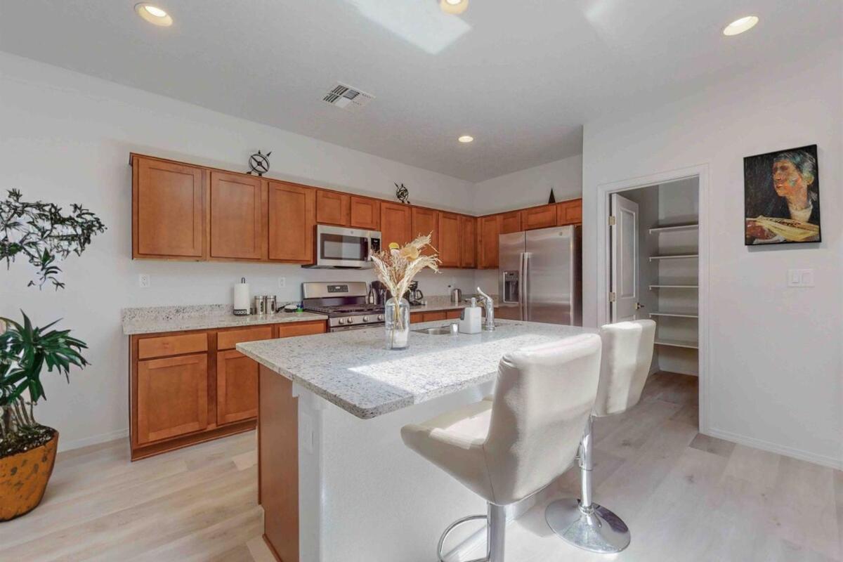Modern Home 3Br Next To Airport, Netflix, Casino Albuquerque Exterior photo